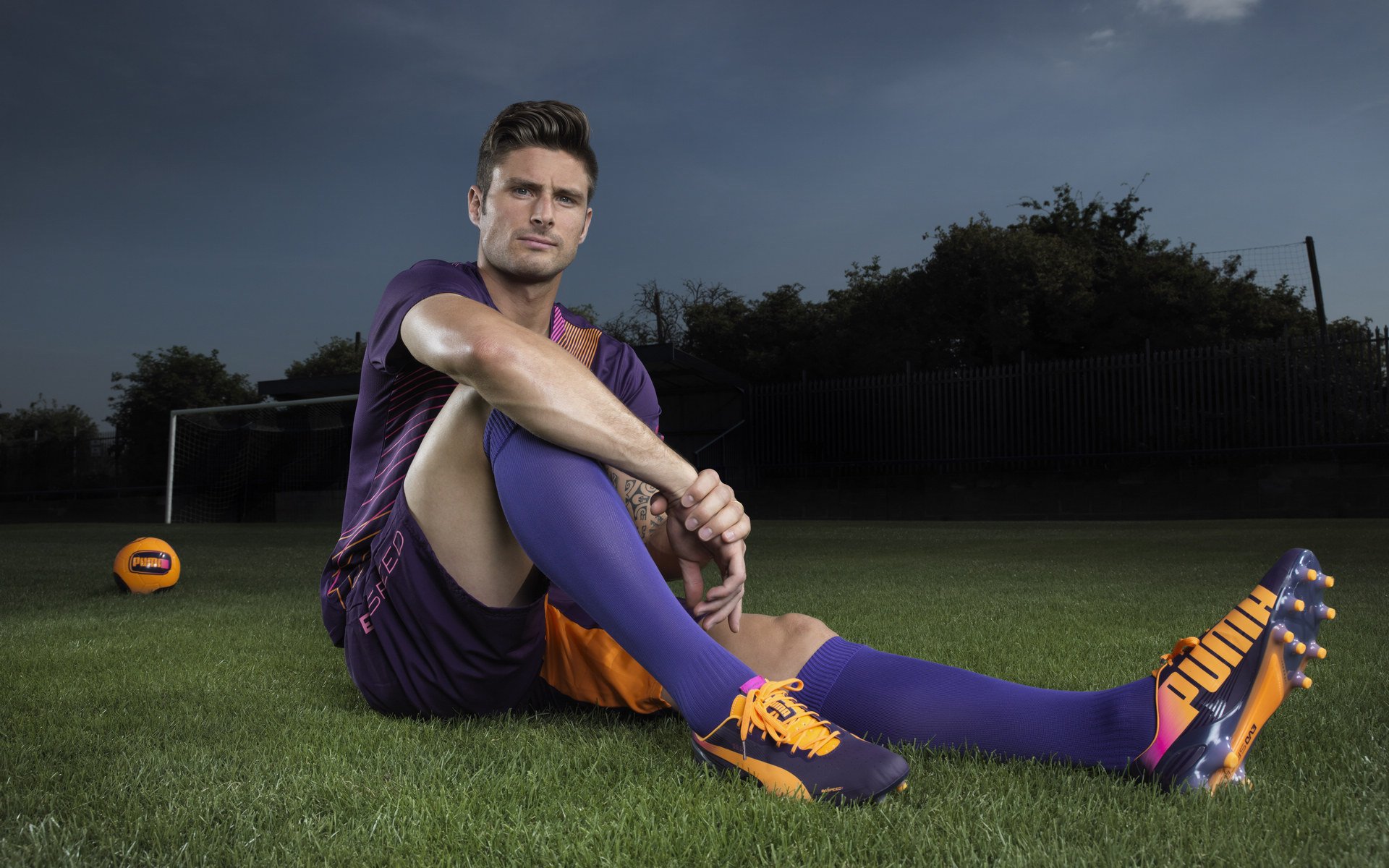 爱游戏体育app-中国足球球员年度成长轨迹回顾报告，中国足球球员数据